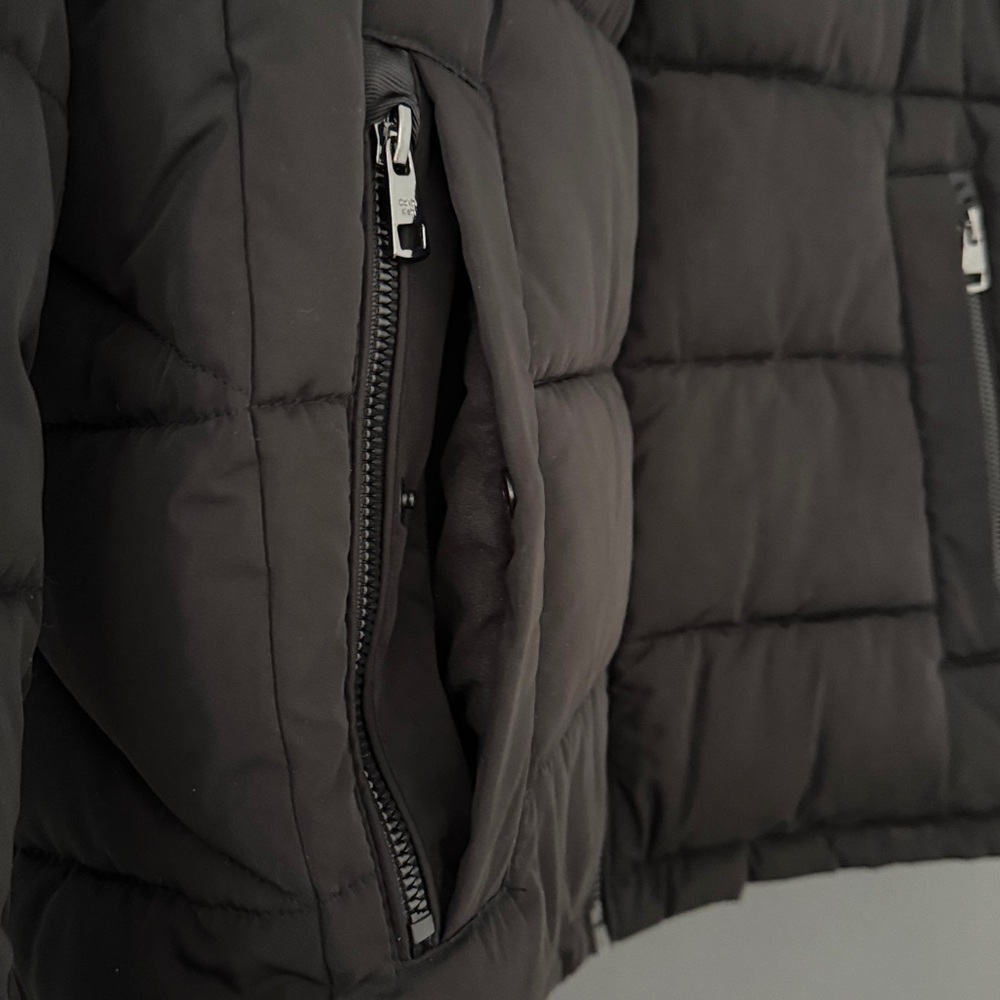 EXCELLENT CONDITION - Calvin Klein Men’s Black Puffer Jacket Sz M - Picture 4 of 9